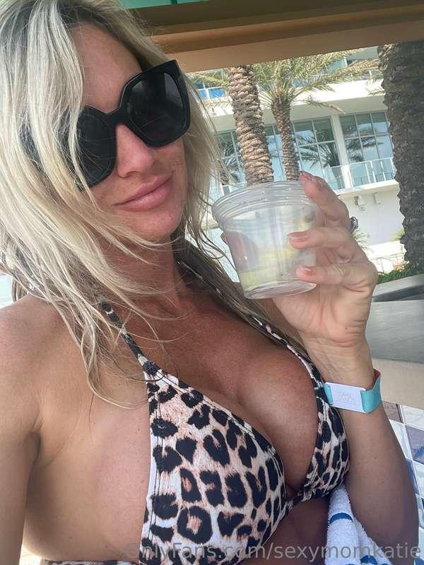I need another vacation 😜 