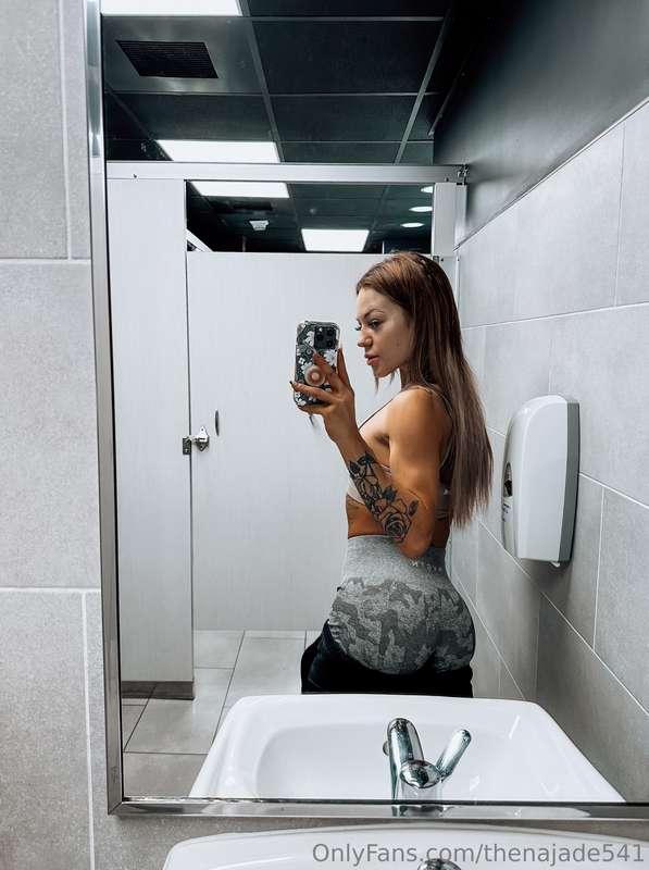 Camo tights for the gym sesh 🔥