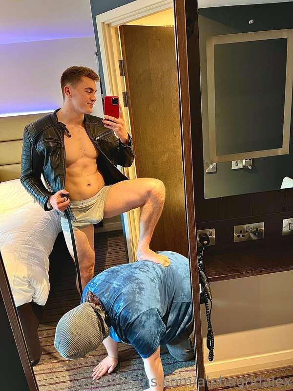 Taking my bitch for a leisurely ‘crawl’ 😈😏