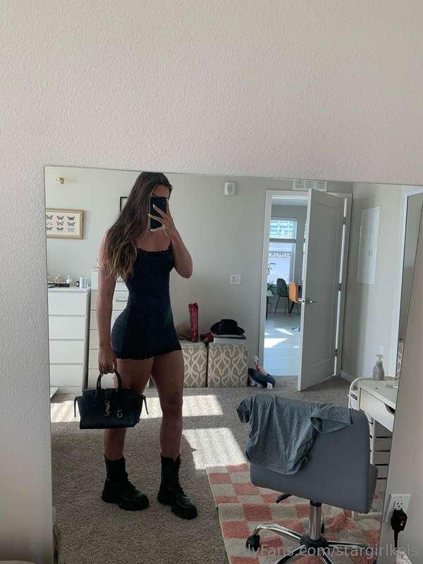 Don't you wish your girlfriend was hot like me 😜