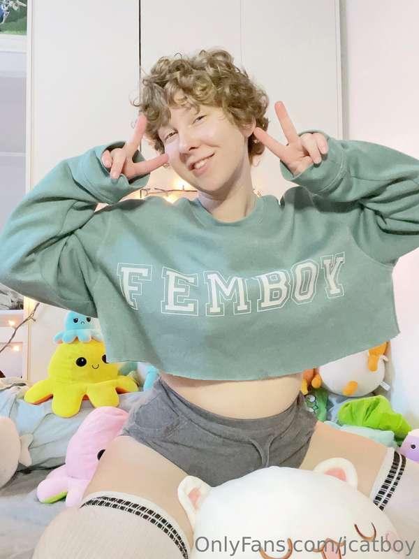 obligatory femboy friday post ^_^