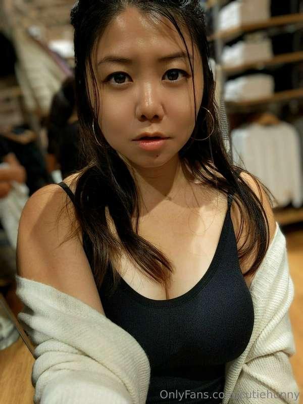 Spent a week in Korea~ decided to wear sluttier than usual. ..