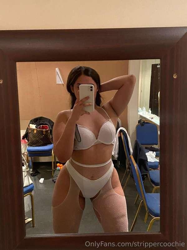 Do you prefer dirty pictures or cute selfies?🤗🥵