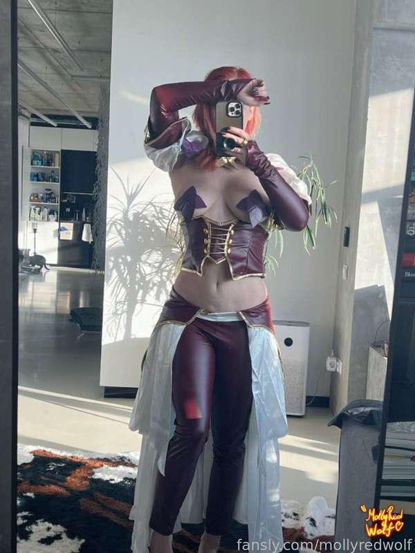 mollyredwolf image #1