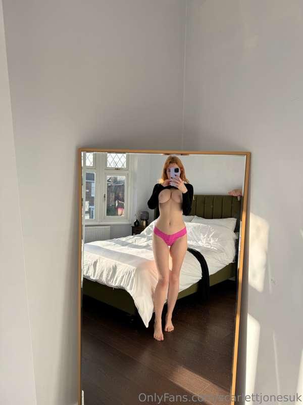 Swipe to see me get dressed hehe!! What do you think of my n..