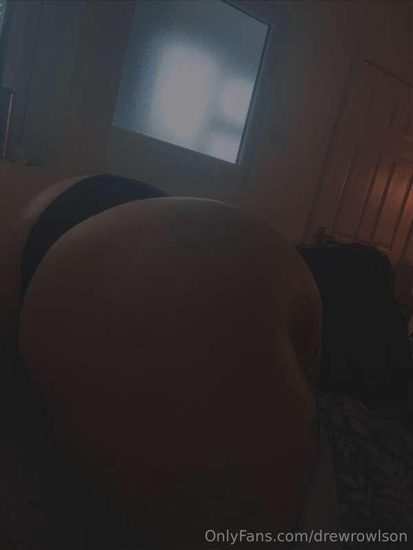 You like the view baby?? 👀😘