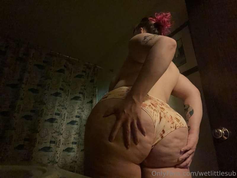 wetlittlesub image #19