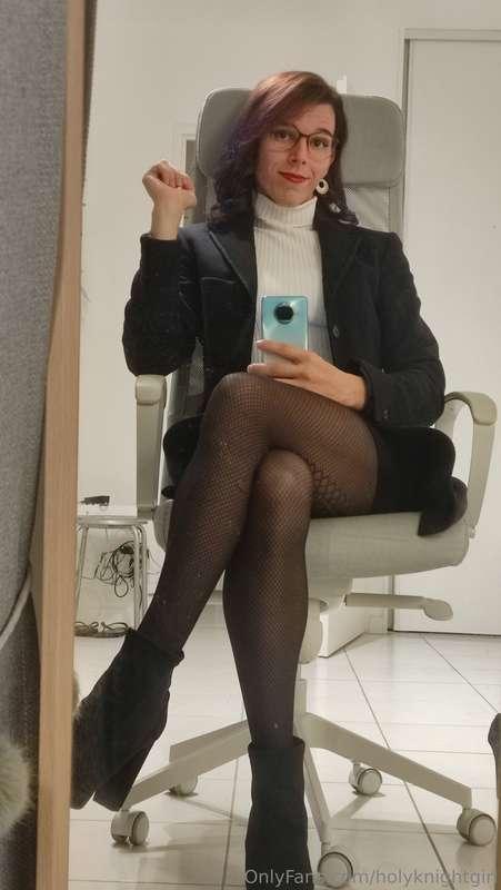 Just finished the new photoshoot 🥰 Do you like... bulges? 👀U..