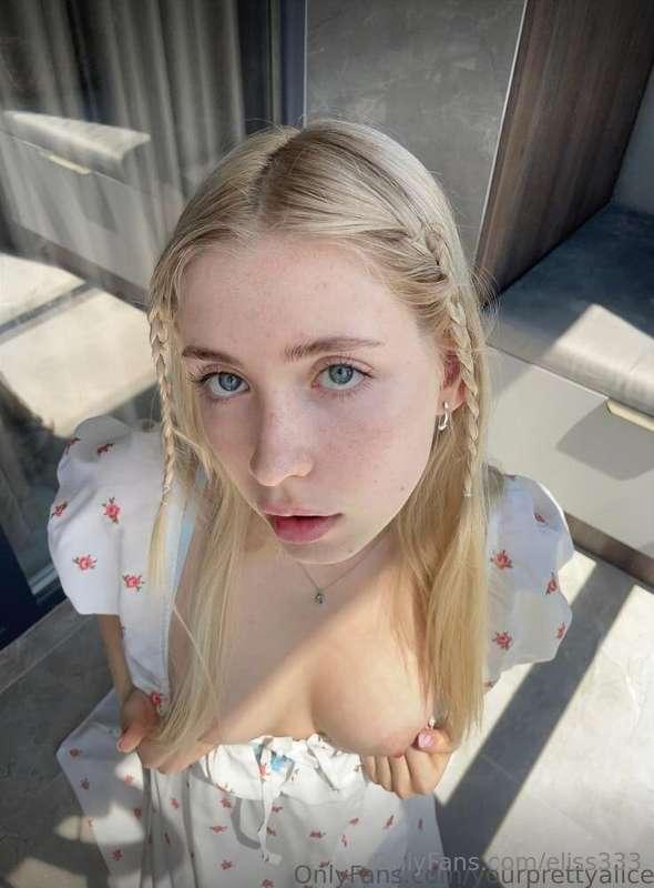 ❤️ @molexis ❤️ @molexis loves it when you jerk off while loo..