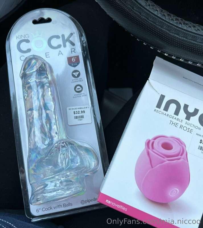 **Taking Custom Orders** 🎥🔥
Let me make your hottest fantasy..