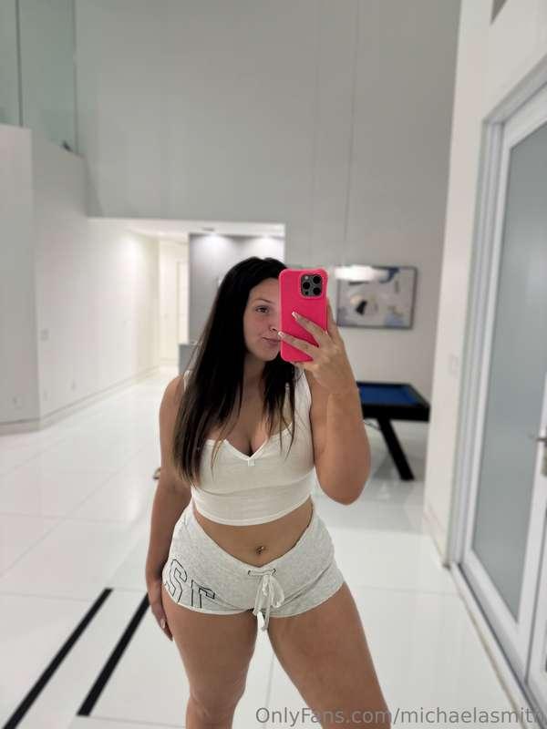 Are you ready to be pleased? DM me 😈