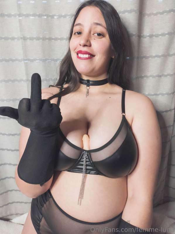 It's hilarious how all the pin dicks are daydreaming about b..