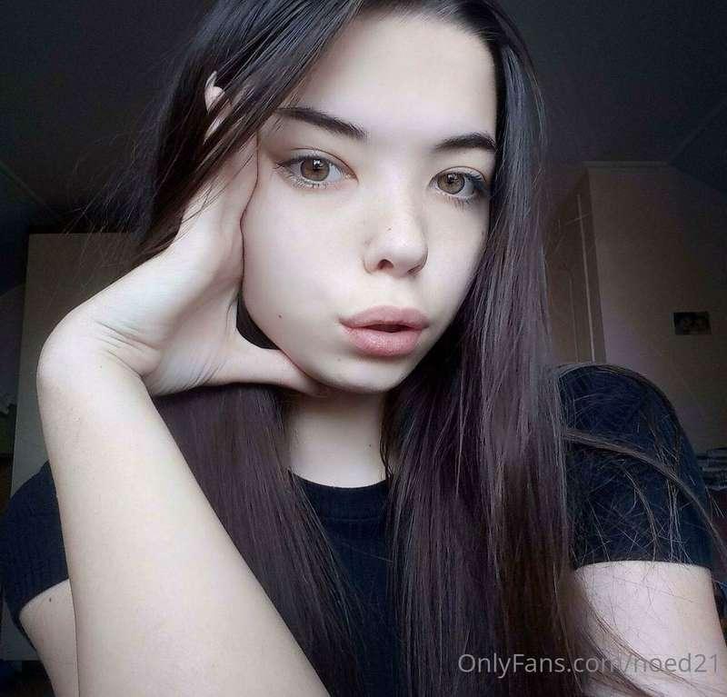 Petite baby @leila_nude is shy so you gotta hit her up first..