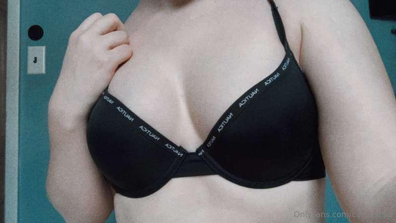 Give us this day our daily bra pic 🙏   Tune in later, we’re ..