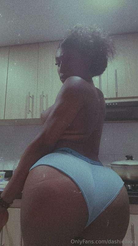 Mmm sexy ass you want to destroy my anus