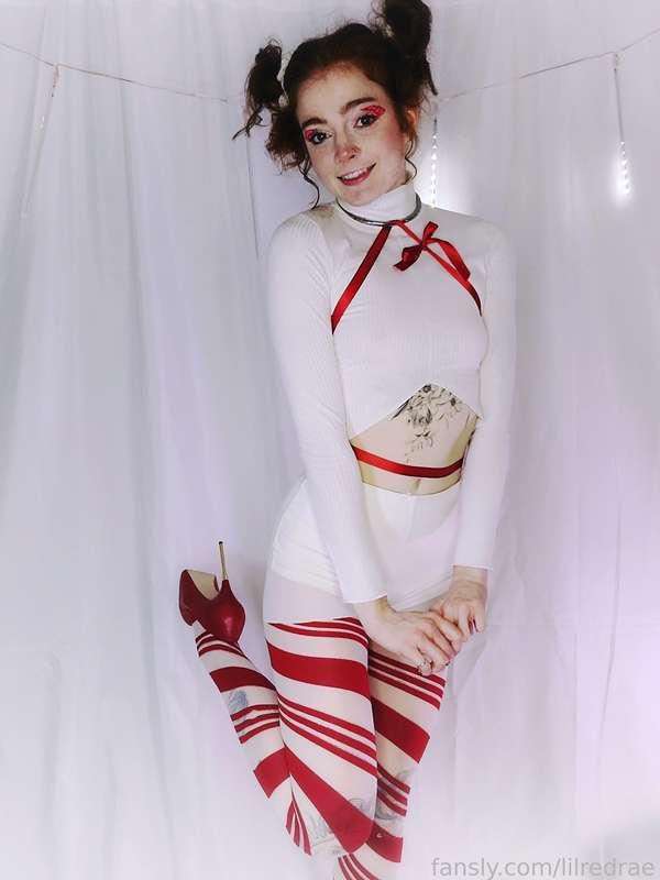 its crimbo time! wanna frolick in the snow with me?