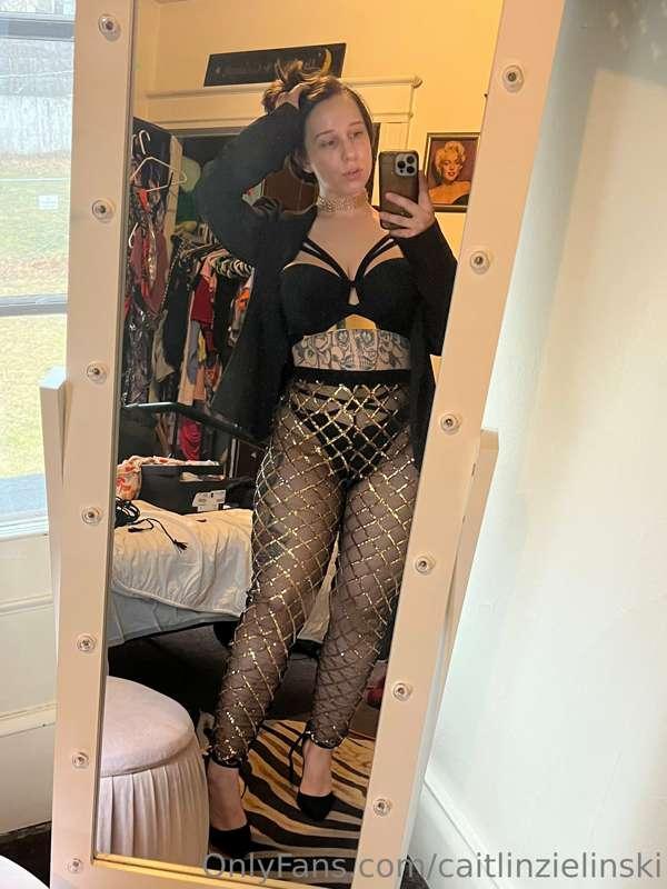 Rate my outfit 1-10 ✨