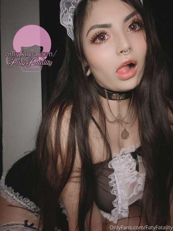 SEXY MAID 🖤

Watch me touch and squeeze my HUGE TITS 😈
I tur..