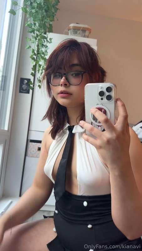 keep swiping for my titties 🫶🏼