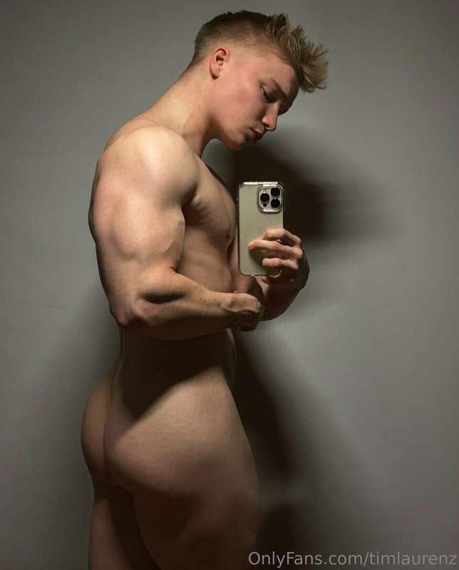 Show me where to sit…😏🪑 Check out the CUM VIDEOS in your pri..