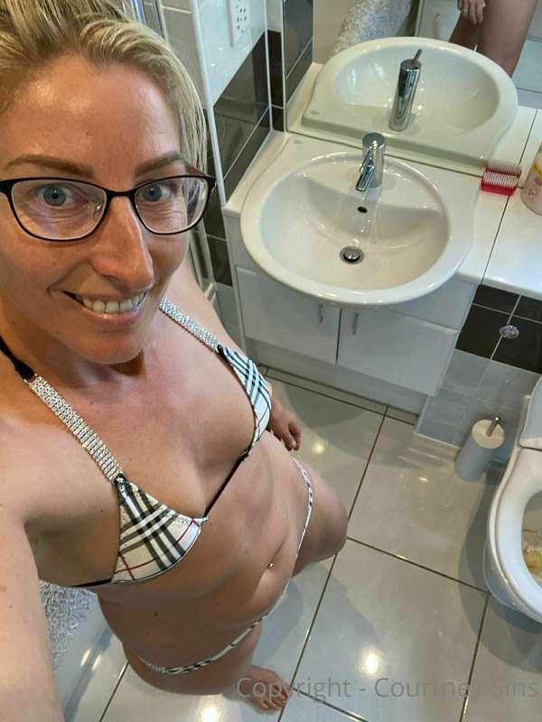 Mommy is hungry for cock 🥰