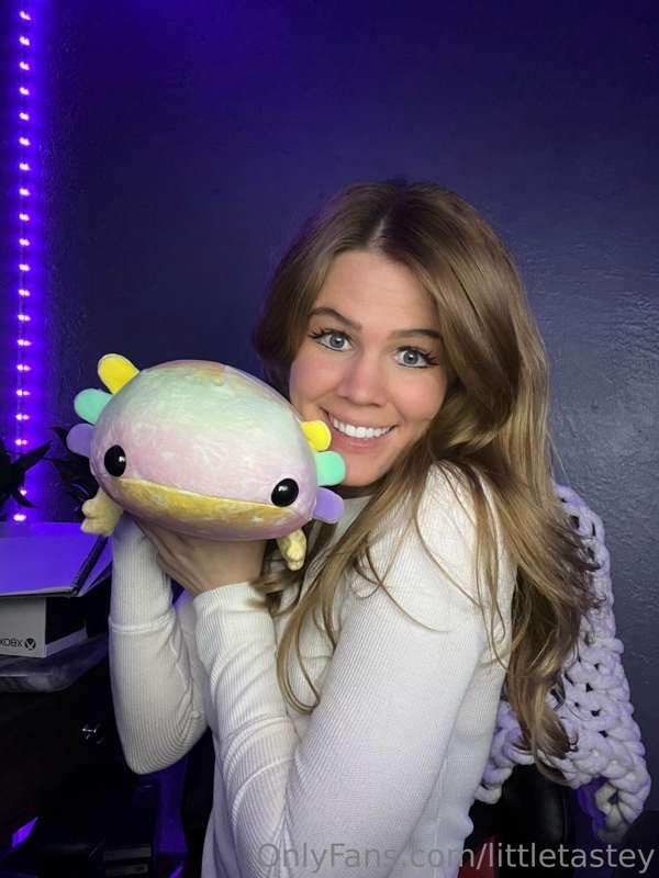 Axolotls are the cutest!!! Thank you so much for the plushie..