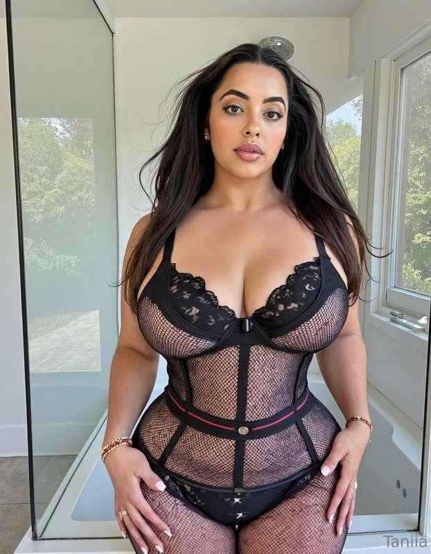 Do you like me in lace baby?? 🤩🙊👀