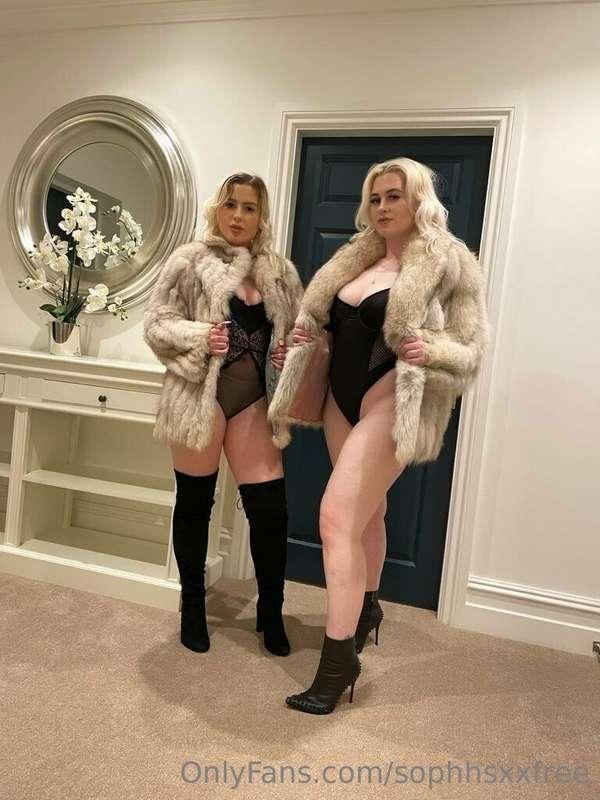 Double trouble @hollssx  You wanted twin content…
