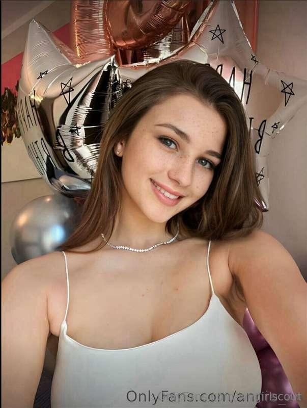 She's waiting for you👉🔥@annie_aa 🔥
Sexy @annie_aa  with big ..