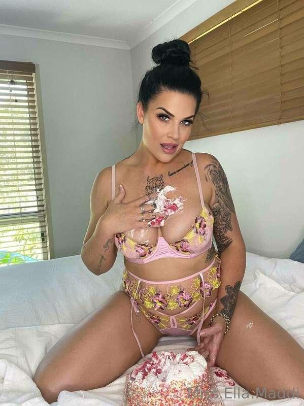 I'll let you lick it from my body 😈💦