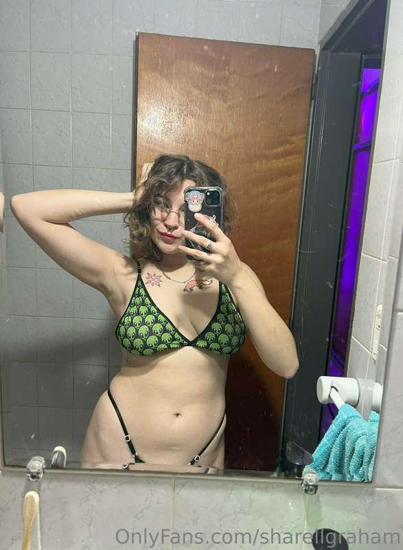 rate my body from 1-10 🔥