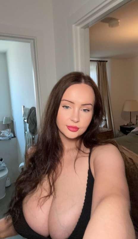 like if I can tie my hair back and get on my knees 😇