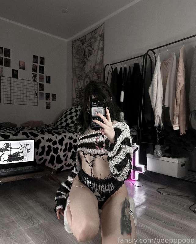 I like this gloomy aesthetic

#fyp #goth #petite #small #smallgirl #panties #egirl #alt #altgirl #gothic #gfe #tiny #teengirl 