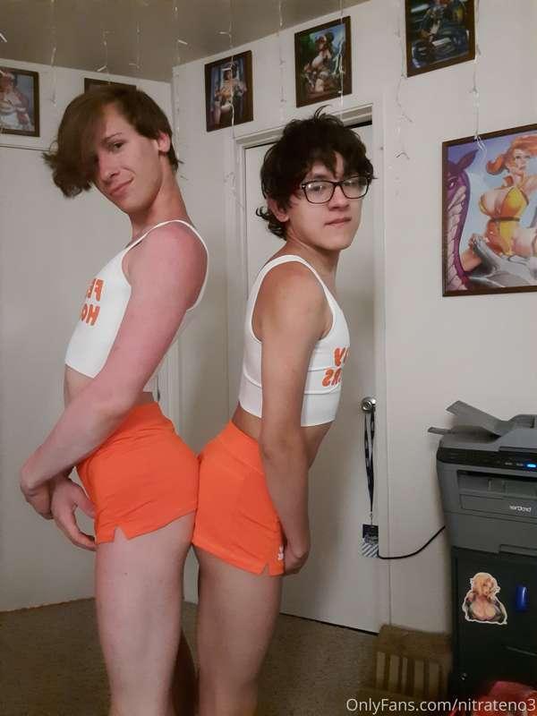 In the back of the Femboy Hooters.. 
Me and the wonderous @a..