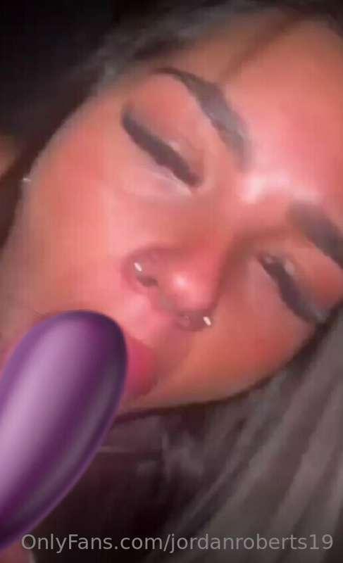 watch me take this cock and gag on it babe, DM me now for th..