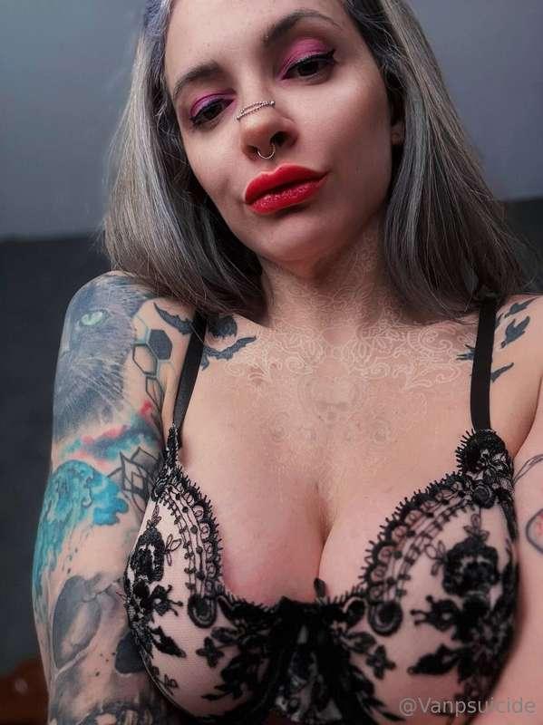 Like this lingerie? 👀🤍