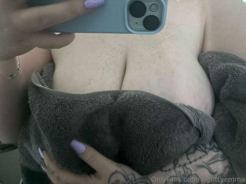 feeling so naughty rn...check your DMs👅