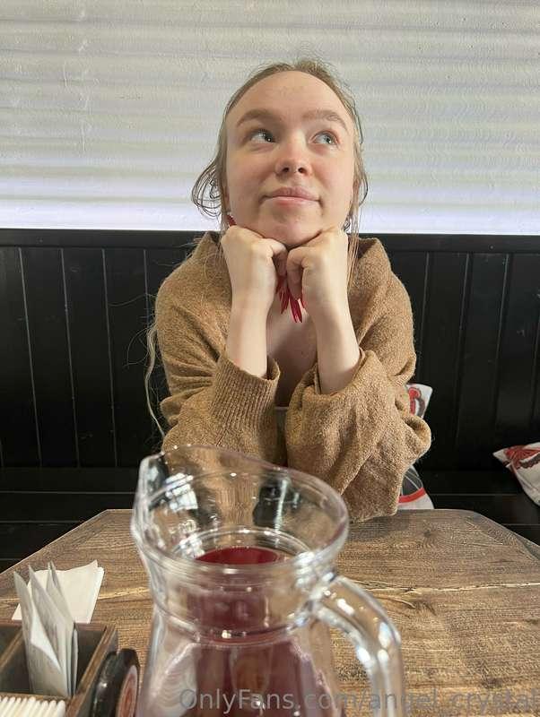 This is me waiting for food 🥴 I really wanted to eat somethi..