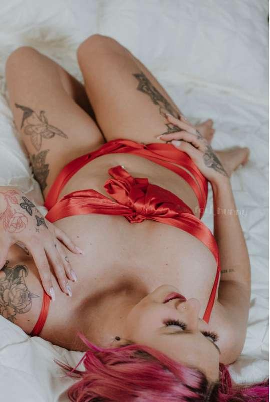 I love red lingerie 🥰