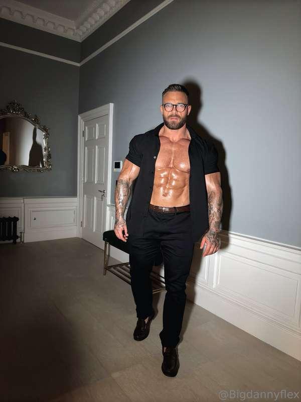Now tell me! Which part of my body do you like the most? Fee..