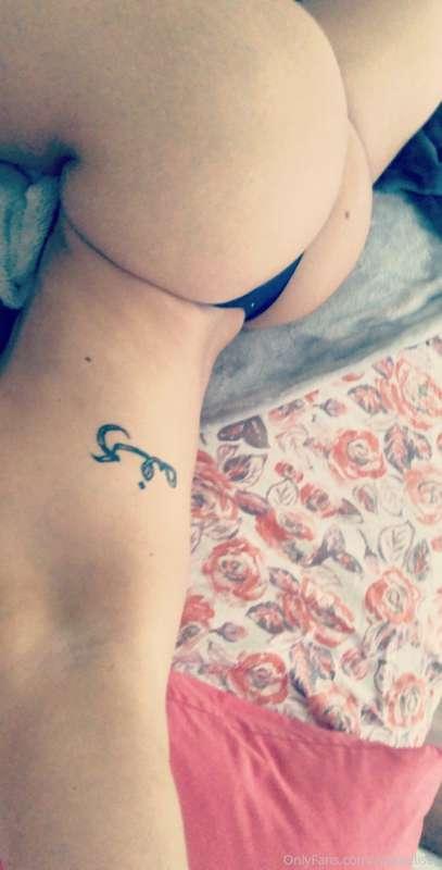 Happy hump day babes 😈😈