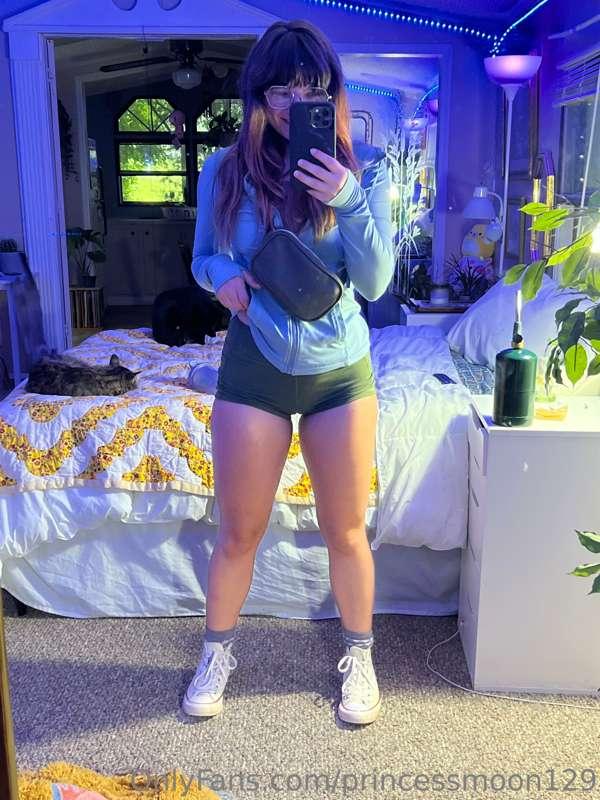 Time to go to the gym 🦋 @stonedmoon