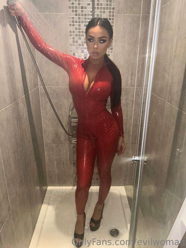 evilwoman image #0