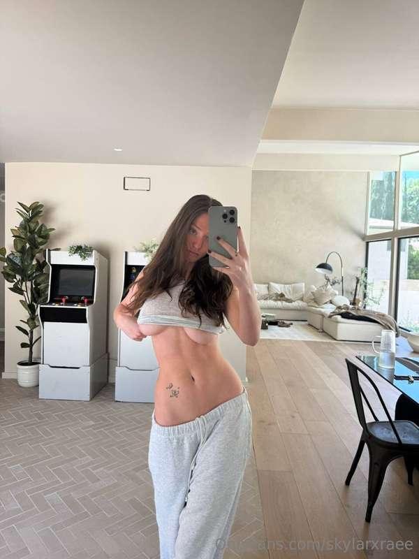 more or less underboob? 🤔