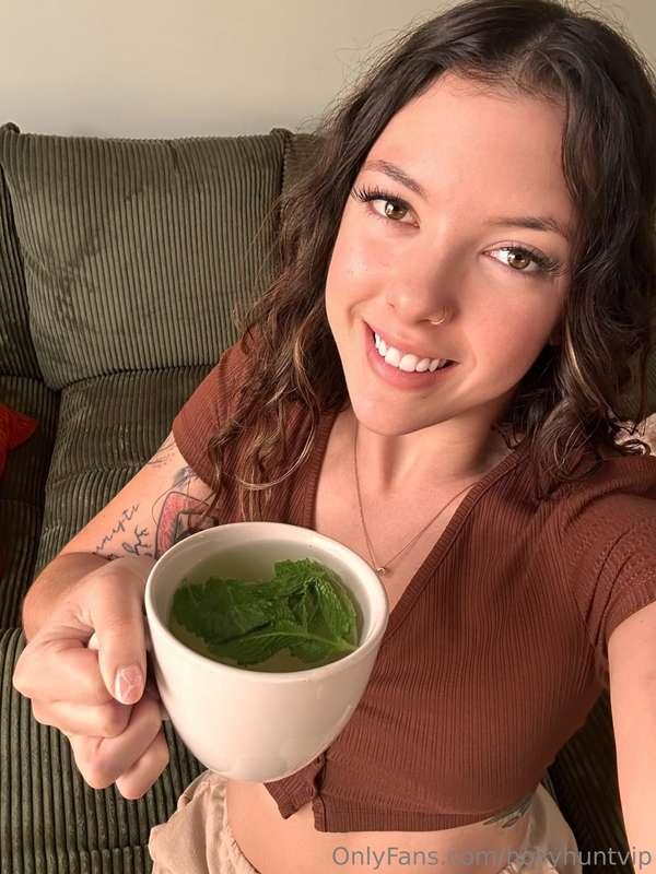 I usually make my tea right after I woke up🍵 How about you? ..