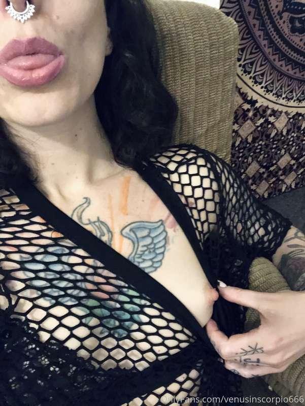 Oi pstttt goddess here. Did you go join my Reddit community ..