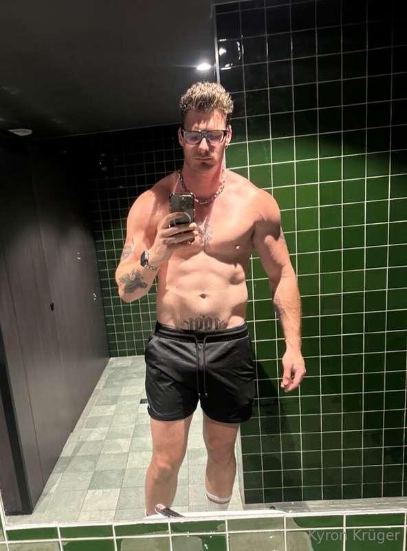 If you saw me at the gym, would you help me stretch… or make..