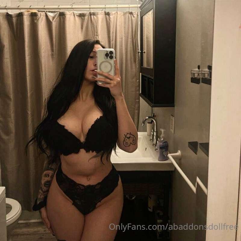 I started posting twice a day on my VIP 🖤
@abaddonsdoll (On ..