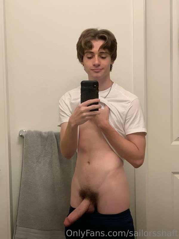 Still feeling kinda weird about my haircut but at least my b..