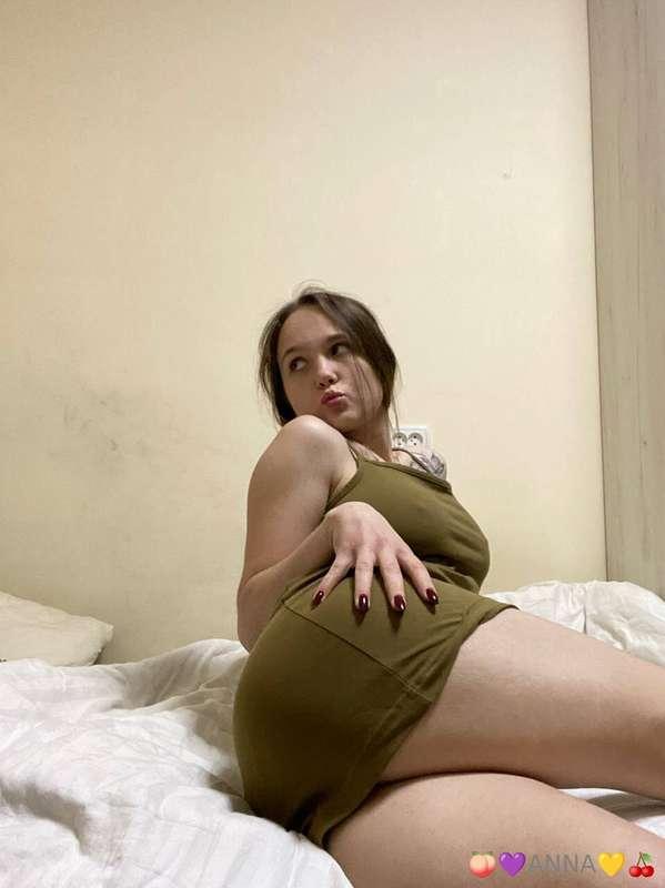 Does an olive short dress suit me? 🫒